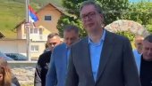 DANAS VREME RADI U NAŠU KORIST Vučić: Lažni patrioti hoće i narod i jezik da nam pocepaju, da se ne vije srpska trobojka