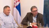 TAMO GDE SAM JA, BIĆE I MOJA ZASTAVA I ZASTAVA MOG NARODA! Vučić sa Kneževićem i Dodikom u dedovoj kući u Čipuljiću