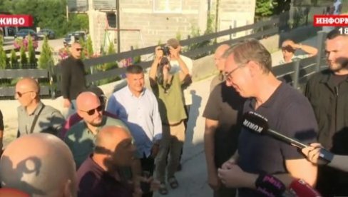 PUNO SRCE Vučića: Kapija širom otvorena, kuća puna prijatelja i komšija
