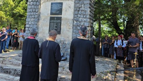 НЕПОКРЕТНУ МАРИЈУ СУ ЖИВУ СПАЛИЛИ У КУЋИ: Комеморација СНВ поводм 31. годишњице злочиначке Олује  одржана у Комићу код Удбине