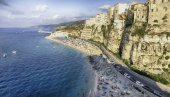OVO JE JEDAN OD NAJLEPŠIH GRADOVA ITALIJE: Plaže su kao na Amalfiju, ali bez ogromnih gužvi