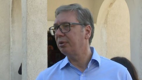 НЕМОЈТЕ ДА СМЕТНЕТЕ СА УМА Вучић: Нико никада од њих није погнуо главу пред овим срушеним кућама и мајкама у црнини