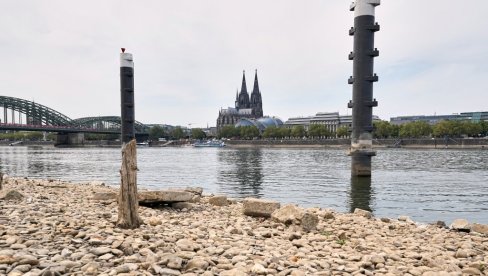 МОЋНА РЕКА ПОСТАЛА ПОТОК: Рајна на најнижем водостају од почетка мерења 1880. године