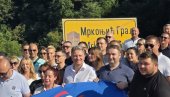MIHAILO JOVANOVIĆ SA NARODOM U MRKONJIĆ GRADU: Odaje poštu žrtvama i prognanima u zločinačkoj akciji Oluja
