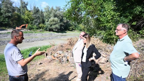 MESAROVIĆ OBIŠLA RADOVE KOD BEZDANA: Istorijski nizak vodostaj Dunava zahteva hitne mere