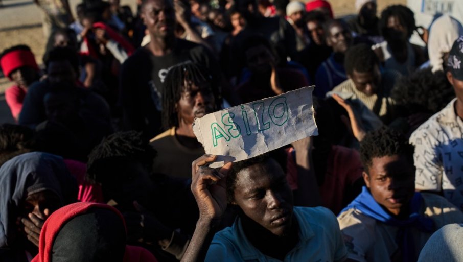 "NALAZIMO SE U KRITIČNOJ SITUACIJI": Hiljade migranata luta gradom - Seuta traži pomoć