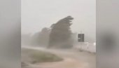 ZATVORENA DVA AUTO-PUTA: Snažno nevreme se sručilo u ovaj deo Evrope, vetar obarao drveće (VIDEO)
