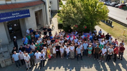 JAKI SAMO NA REČIMA: Blokaderi najavili dolazak u Bogatić da odmere snage sa aktivistima SNS, ali je strah odradio svoje (FOTO/VIDEO)