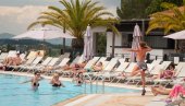 PRAVILO ZA TURISTE NA BAZENIMA U FRANCUSKOJ: Ovi kupaći kostimi su zabranjeni