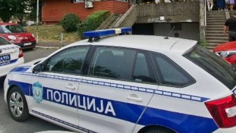 PRETUKAO MAJKU NA SMRT, PA POKUŠAO SAMOUBISTVO: Prvi snimci sa mesta zločina na Novom Beogradu (FOTO/VIDEO)