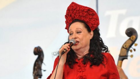 „ARISTOKRATSKO STOPALO Olivere Katarine: Nikolas Rej, reditelj koji je otkrio DŽejmsa Dina, specijalno došao u Kan zbog mene