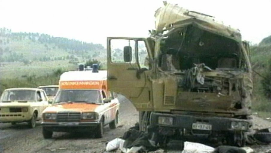 UBIJENA DECA JOŠ ČEKAJU PRAVDU: Pre 31 godinu hrvatski "migovi 21" raketirali izbegličku kolonu Srba na Petrovačkoj i Prijedorskoj cesti