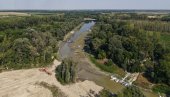NASUKANI BRODOVI, OD DUNAVA - REČICA: Rekordno nizak vodstaj najveće evropske reke ostavlja posledice u našoj zemlji (FOTO)
