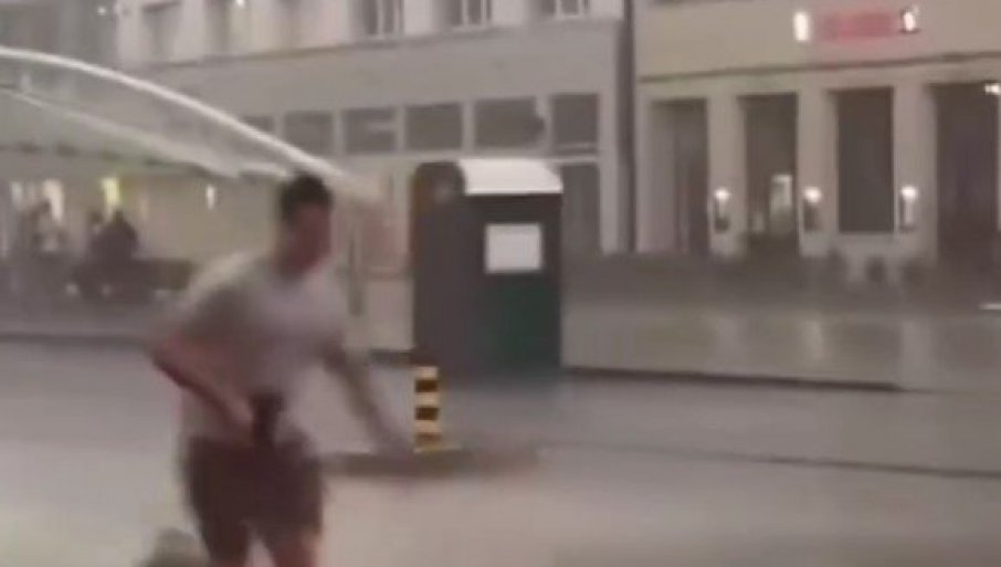 KLIZIŠTA I POLAVE U POPULARNOM TURISTIČKOM REGIONU: Nekoliko ljudi ostalo zarobljeno u planinarskom domu, vetar nosi sve pred sobom