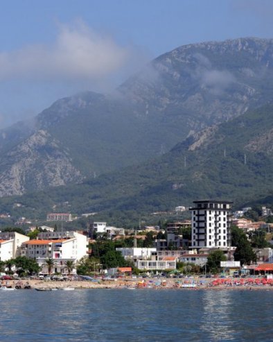 KATASTROFA: U Sutomoru ima vode samo nekoliko sati dnevno - i to popodne! Turisti prete odlaskom, lokalci besni na vlasti