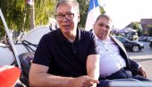 KROZ BELEGIŠ FIJAKEROM: Predsednik podelio neverovatan trenutak