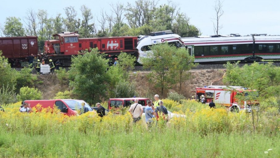 TEŠKA SAOBRAĆAJNA NESREĆA U HRVATSKOJ: U sudaru teretnog i putničkog voza kod Bjelovara povređene 24 osobe