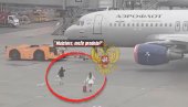 NEVEROVATAN VIDEO: Šta rade 2 Ruskinje kad zakasne na avion - ZAUSTAVE ga u trenutku kad kreće