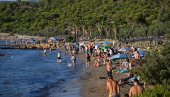 БИЛИ СМО У ШОКУ... Српска породица доживела непријатност на плажи у Грчкој