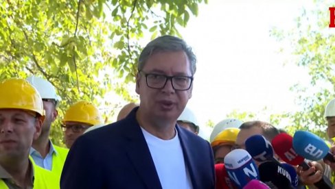 VUČIĆ ODBRUSIO SVIMA KOJI GA NAPADAJU: Imamo samo jednu stolicu – srpsku! Neću da budemo sluge bilo čije!