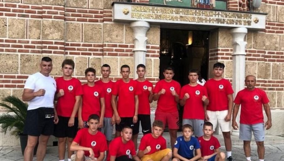 NOVA ISKUSTVA NA LETNjOJ ŠKOLI SPORTA: Mladi bokseri Srbije i Republike Srpske zajedno trenirali u Trebinju
