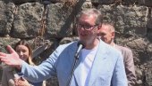 MIJOVIĆI IMAJU 11 DECE, I ČEKAJU JOŠ JEDNU PRINOVU Predsednik oduševljen, poklonio se Ivani i rekao: Hvala što čuvate našu otadžbinu!