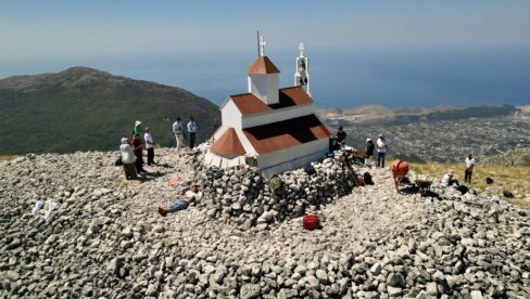 NOVI UDAR NA SPC I SRBE U CRNOJ GORI Udruženje Crmničana: Peticija za rušenje crkve na Rumiji ne donosi ništa dobro Crnoj Gori