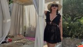 PRONAŠLA VREME ZA MALI ODMOR KRAJ MORA: Neda Ukraden uživa u Boki bez glamura (FOTO)