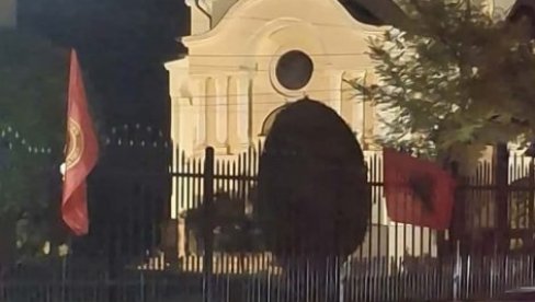 POGORŠANJE BEZBEDNOSNE SITUACIJE NA KiM: Eparhija raško-prizrenska o zastavama OVK na ogradi srpskih pravoslavnih hramova u Lipljanu