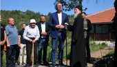 НАША ЈЕ ОБАВЕЗА ДА ЧУВАМО И ОБНАВЉАМО СВЕТИЊЕ Вучић обишао манастир Дубница: Држава ће увек бити ослонац Епархији милешевској (ФОТО)