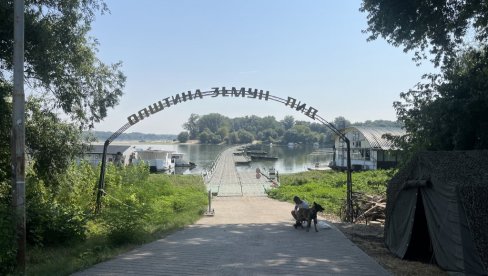 VETAR PIRI, PTICE CVRKUĆU, A DUNAVOM - PEŠKE: Dok se Beograd danima preznojava na tropskim temperaturama, posetioci Lida se kupaju i sunčaju
