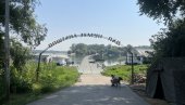 VETAR PIRI, PTICE CVRKUĆU, A DUNAVOM - PEŠKE: Dok se Beograd danima preznojava na tropskim temperaturama, posetioci Lida se kupaju i sunčaju