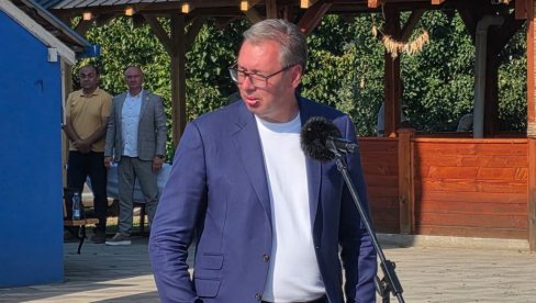 DOBRI STE TRGOVCI U ARILJU Vučić: Investicije su najvažnije, obećao sam da ćemo uradimo 7-8 km puteva i to će biti ispunjeno
