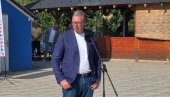 ACO SRBINE! Gromoglasan apaluz meštana za doček Vučića u Arilju (VIDEO)