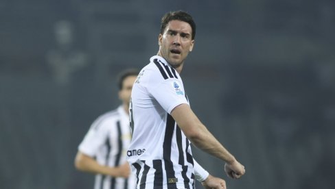 TRESE SE ISTANBUL! Dušan Vlahović potpisao za crno-bele