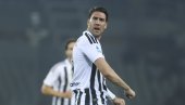 TRESE SE ISTANBUL! Dušan Vlahović potpisao za crno-bele