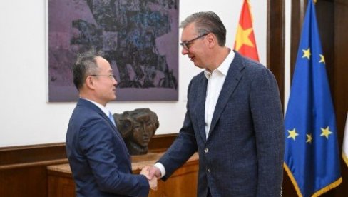 VUČIĆ SE SASTAO SA LI MINGOM: Upoznao ambasadora sa najnovijim zabrinjavajućim događajima na Kosovu i Metohiji