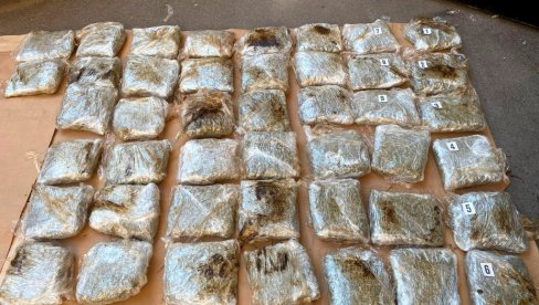 UHAPŠEN DILER IZ LAZAREVCA: U kolima krio 44 paketa sa drogom (FOTO)