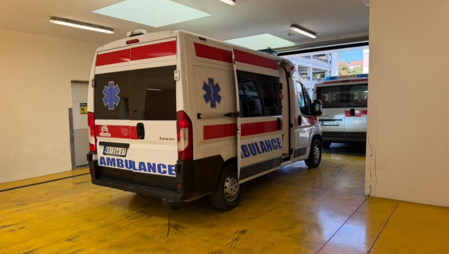 TEŠKO POVREĐEN RADNIK NA GRADILIŠTU: Pao sa kamiona mešalice, istraga u toku