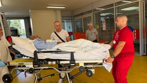СРБИН КОГА ЈЕ ЗВЕРСКИ ТУКЛА КУРТИЈЕВА ПОЛИЦИЈА СТИГАО У БЕОГРАД: Ненад Рашковић хоспитализован у УКЦ Србије (ФОТО)