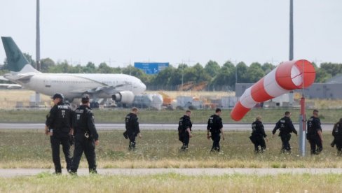 SVE JE UNAPRED ISPLANIRANO Šta stoji iza incidenta sa dronovima u Nemačkoj: Ukrajinski traga vidljiv svima sem Mercu?