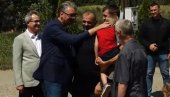 VUČIĆ POSLAO JAKU PORUKU IZ SELA BUNAR KOD JAGODINE: Hoću da naše domaćine ojačamo, cilj je da deca ostanu u Srbiji! (VIDEO)