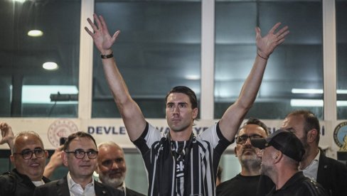 OVO SU ČEKALI CRNO-BELI: Dušan Vlahović spreman da debituje za Bešiktaš!