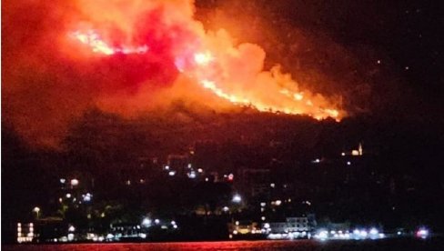 TELIMA PRAVILI ŽIVI ZID DA ZAŠTITE KUĆE Požari u regionu: Teška noć kod Herceg Novog, drama oko Nevesinja, u Makedoniji aktivno 5 žarišta