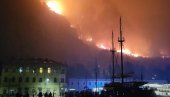 ИМА ПОВРЕЂЕНИХ У ОМИШУ, ЉУДИ БЕЖЕ КАКО МОГУ Сирене одјекују Хрватском, ватра гута све пред собом: Снимци са лица места су језиви (ВИДЕО)