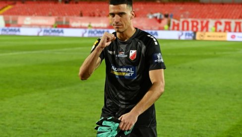 LJUBAV PREMA VOŠI PRESUDILA, UZ NAVIJAČE DO TROFEJA: Prvi čuvar mreže Vojvodine Dragan Rosić produžio ugovor sa starom damom do leta 2029.