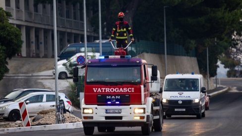 NOVI POŽAR U HRVATSKOJ, VETAR OTEŽAVA SITUACIJU: Gori na Pelješcu, vatra preti i naseljenom području