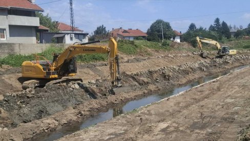 RADOVI NA REKAMA U LESKOVCU: Uređenje korita Veternice i Jablanice
