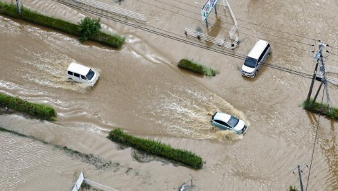 РАСТЕ БРОЈ МРТВИХ: Језиви призори у Јапану, незапамћене падавине направиле хаос (ВИДЕО)