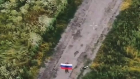 OBJAVLJENI SNIMCI BITKE ZA RIBALJSKO: Eliminisana čitava četa Ukrajinaca, Rusi podigli trobojku (VIDEO)